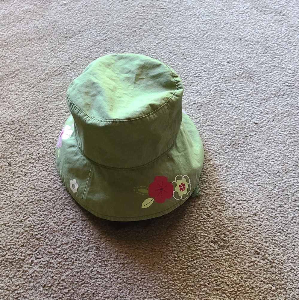 GAP baby hat infant  12 to 16 months